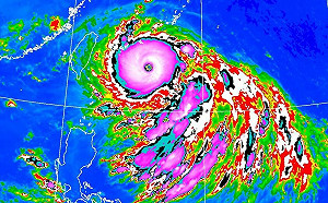 強颱軒嵐諾吞了熱帶低氣壓 鄭明典：強度會再增加