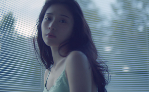 雞排妹寫真尺度大開！上半身全裸網讚：無人能超越