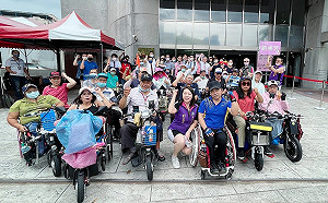 四大團體力挺 新北議員劉美芳登記拚連任