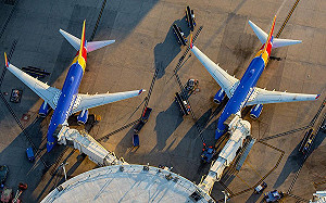 同機才有的福份? 有人AirDrop給其他乘客裸照 美航班差點因此停飛