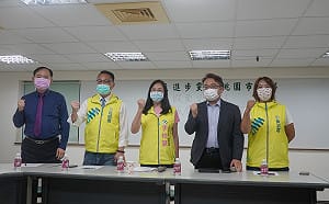 (影)被張善政告！「桃園媽媽」李柏瑟反批「轉移不了抄襲詐欺事實」