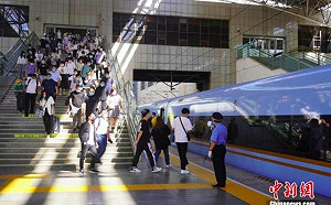 中國疫情燒不停 深圳周末6區封城 多地政府喊話：中秋節非必要別返鄉！