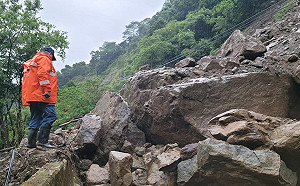 不斷更新》「軒嵐諾」颱風尾不容輕忽 全台5日1村、1校停班課