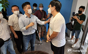 蔣萬安拋「長照三箭」 業者穿拖鞋路過給讚