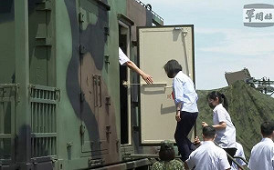 雄二、雄三、雄昇年產201枚! 蔡英文登飛彈發射車了解接戰操作流程