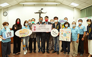 台中福華捐贈月餅所得 挹助天主教會物資銀行