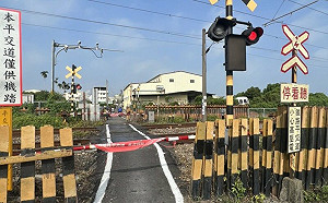 通勤時段彰化大村平交道號誌故障！台鐵班次大誤點40分鐘