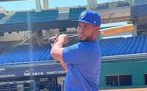 富邦卡洛斯出關！前往二軍嘉義報到