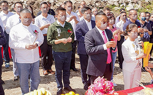 酸完盧秀燕的空氣瓶 蔡其昌隨即與顏清標同框