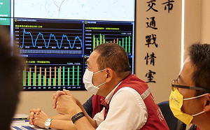 侯友宜視察交通戰情室 關心中秋連假即時路況