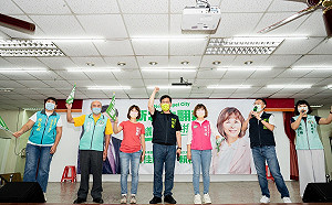 出席五股市政說明會   林佳龍：擴大敬老愛心卡搭計程車、火車