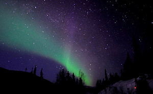 (影) 不用到北極圈！「冕洞」磁暴影響 美大氣局：紐約也能看的到極光