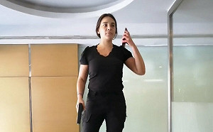 黎巴嫩式領錢! 持槍闖銀行還灑汽油只為提自己存款  民眾封她為英雄 !