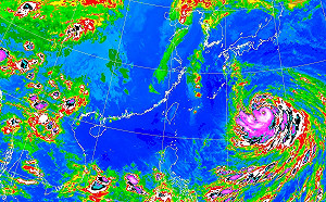 南瑪都增強為中颱撲日 全台多雲到晴午後山區有雨