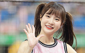 孟潔「超萌雙馬尾」應援大跳〈愛你〉！電暈10萬網友