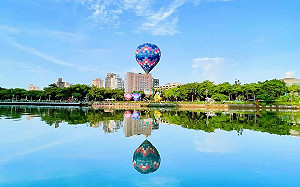 「2022高雄熱氣球」愛河接棒！塞納河畔街景、市集美食一把收