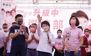 邱愛珊聯合競總成立 盧秀燕：媽媽參政守護市民