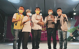 陳時中、林佳龍合體出席史明音樂會　拚團結「雙北雙贏」