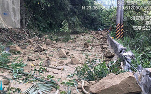 台東6.8地震！嘉義台3線321K落石崩塌 道路暫中斷