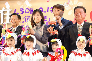 高雄燈會「旺來雞」登場 雞雞叫歡樂春節