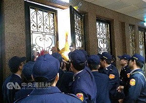 兼任教師要求適用勞基法 衝撞教育部