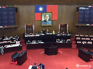 軍公教月退未達25K  立院三讀年終慰問金照發