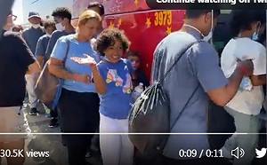 美邊境州長丟包偷渡移民至副總統家門口 非法移民淪「政治棋子」