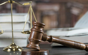 美聯邦檢察官為獲裸照幫助女被告 當事人 : 兩人已發生過性關係