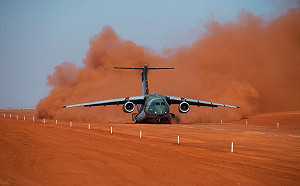 應對中國「商機」？美空軍敏捷作戰部署 可紅土起降巴西KC-390列入名單