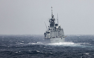 沒在怕的！才傳遭亂入、跟監、雷射光照射 另一艘加艦12日駛入黃海