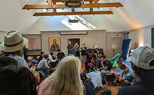 共和黨「運送計畫」丟包48難民去「麻州富人島」 佛州長辯：他們自願的