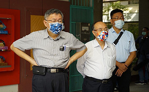 蔡英文見證嚴法師 柯文哲：把慈濟打成中共自家人太扯 去也是剛好