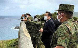 日防長視察與那國島 遙望台灣喊話加強防衛 中媒嗆問 : 有什麼企圖?