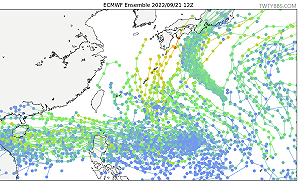又閃過？海面上2熱帶系統朝日、菲奔去  網驚：看到台灣自動轉向
