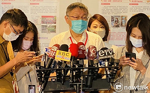 酸指揮官乾脆換「她」柯文哲喊：票投陳時中就是支持周玉蔻