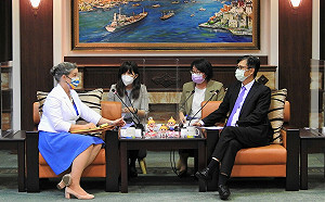 孫曉雅訪高雄  陳其邁：台美合作更緊密、民主友誼雄堅定