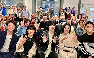 (影) 烏克蘭民眾用中文向台灣說「謝謝」 台人遠赴匈牙利為烏難民唱歌