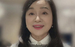 周玉蔻深情告白「就是愛阿中」 釣出柯文哲4字神留言笑爆網友「得讚數還比本文高」