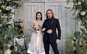 視覺系網紅Eko曝婚禮畫面！家族合照網驚：吸血鬼不只一個