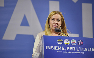 中國一航班快篩陽機率達52%！義大利跟進「強制篩檢中國旅客」 