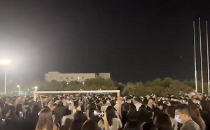 (影)「解封、解封！」鄭州大學生串聯 抗議運動遍地開花 官方被迫開放