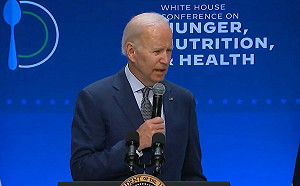 想跟幽靈對話？拜登公開演說竟高喊「過世議員」名字 問她在哪裡