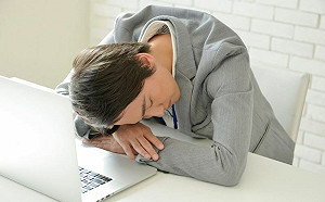 小睡一下卻更累？醫曝「最佳時長」