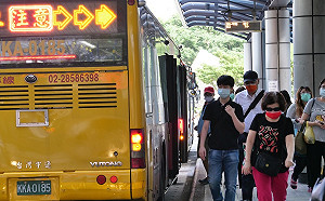 電動車竟有這好處！權威教授曝：讓學生愛上學