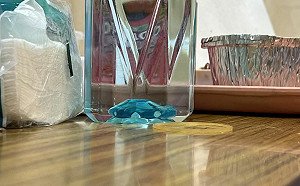 眾人不知！台鹽礦泉水底部跑車爆紅