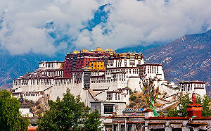 專論》中國入侵西藏 70 年─淺談《17 條脅議》(1951.05.23)