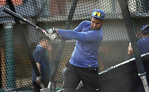 悍將卡洛斯初登場 最愛吃台灣豬腳