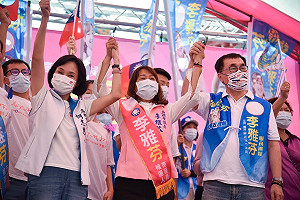 首度同台李四川　柯志恩連趕5場造勢活動為議員催票