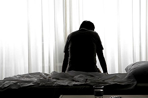 股市大跌不只帳戶縮水！小心「損失厭惡」身心崩潰  醫：5招穩心度難關