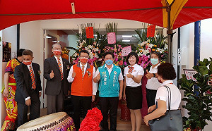 房地產火熱到彰化 房仲經紀人棄教職一路拚上當店東